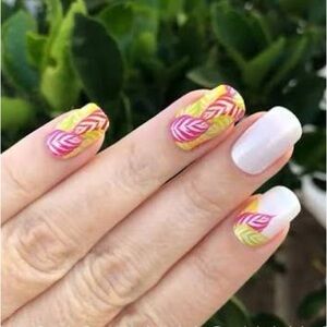 Color Street AS IT FERNS OUT Pink, Green and Yellow Tropical Leaves Nail Set